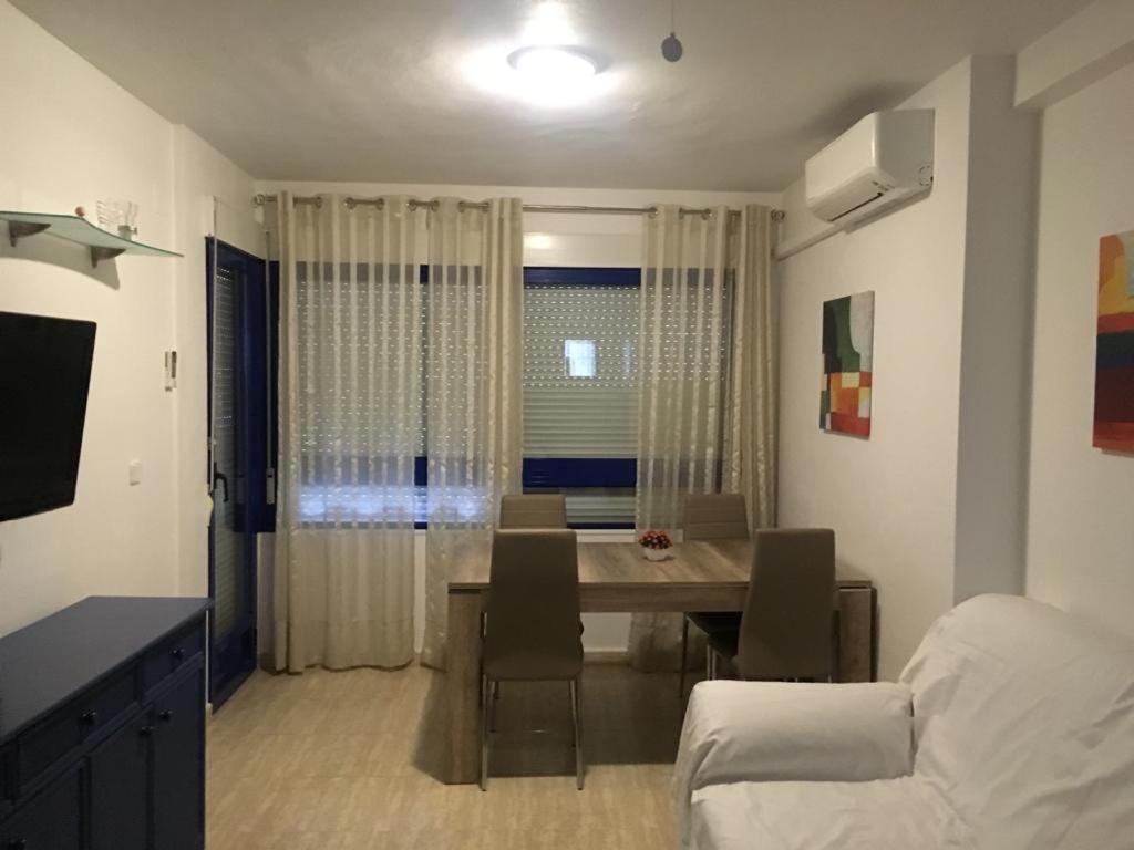 2-Bedroom And Living Room Apartment Near Campoamor Beach المظهر الخارجي الصورة